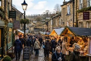 Haworth Christmas: Village Charm & Festive Cheer